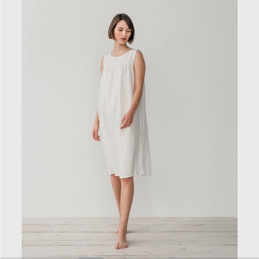 Pillow & Pajamas White Lithuanian Linen Sleeveless Nightgown